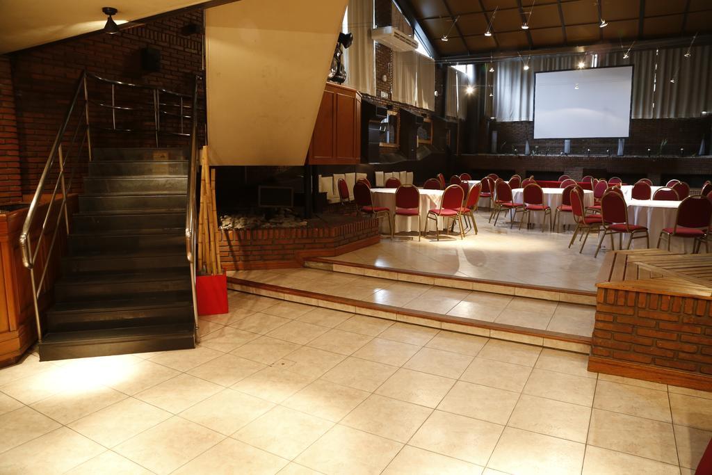 Hotel Corregidor La Plata Bagian luar foto